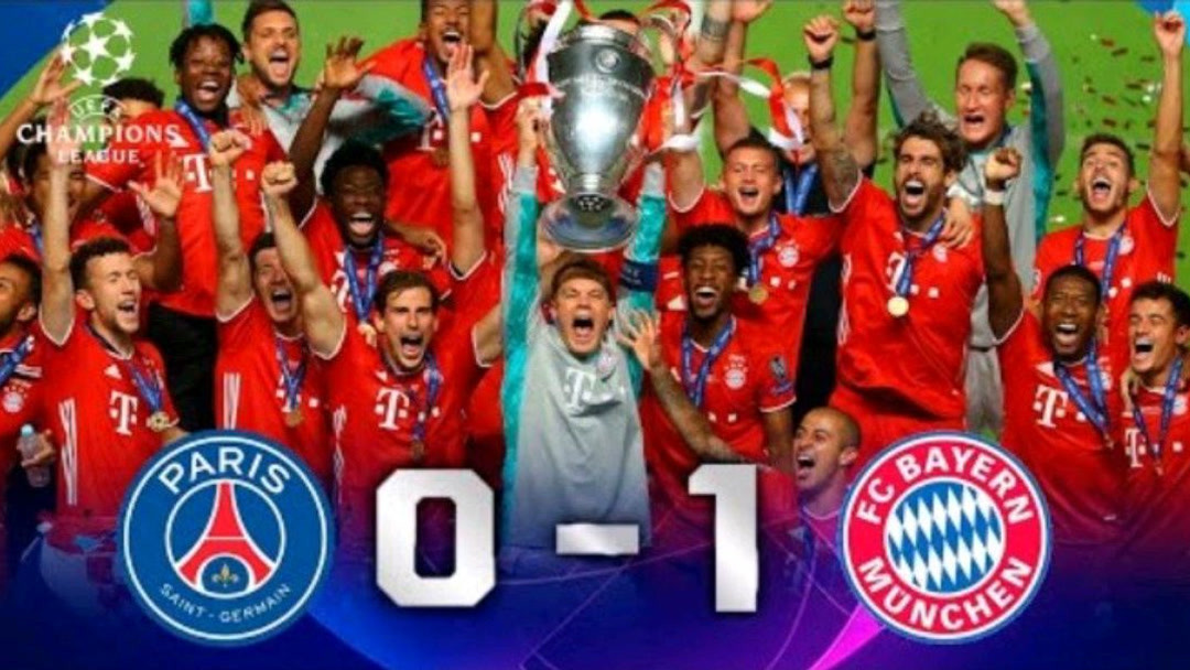 悼念若塔，红军名宿汤普森与毕包主席赛前在KOP看台前献花圈（赛前悼念若塔：红军名宿汤普森携毕包主席在KOP看台前敬献花圈）