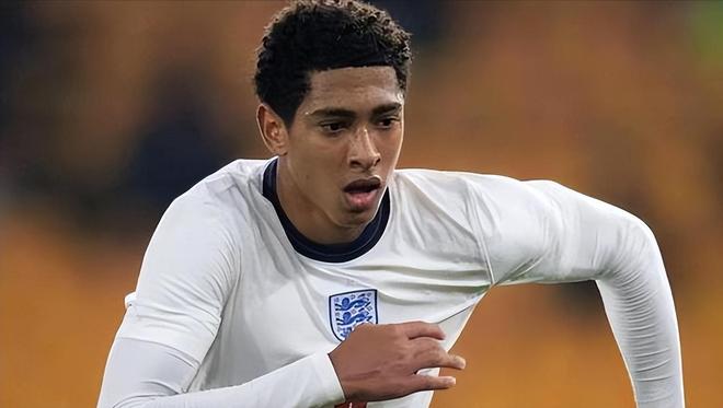 追求字母哥，勇士决定引热议，筹码公布！拉科布演都不演了（勇士追逐字母哥引爆热议，交易筹码曝光，拉科布摊牌了）