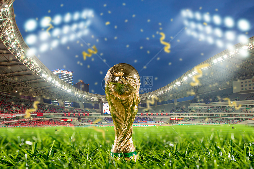 巴萨重返诺坎普进行公开训练，卡萨多：我梦想着在这里踢球（巴萨回归诺坎普开放训练，卡萨多：在这里踢球是我的梦想）