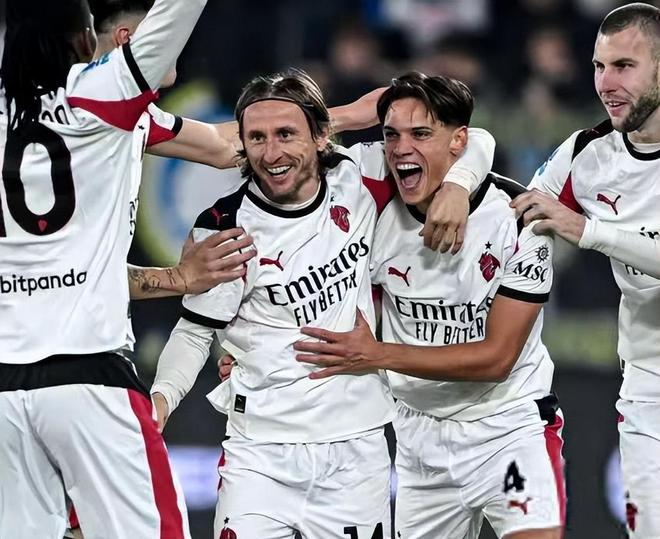 佩林：斯帕莱蒂正努力在技术层面带来新的概念，他非常细致（佩林：斯帕莱蒂致力在技战术层面引入新理念，做事极其细致）