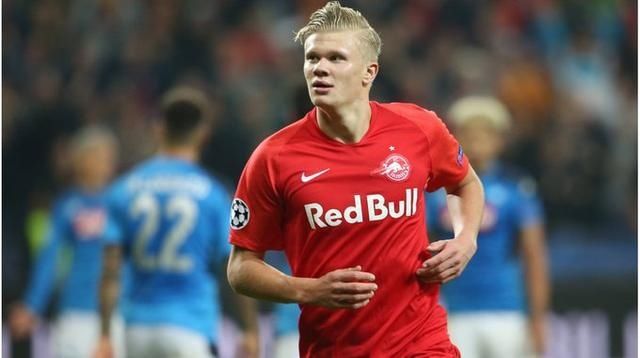 巴萨官方：受大雾影响，球队客战贝蒂斯的航班延误一小时（巴萨官宣：大雾致球队赴客战贝蒂斯航班延误一小时）