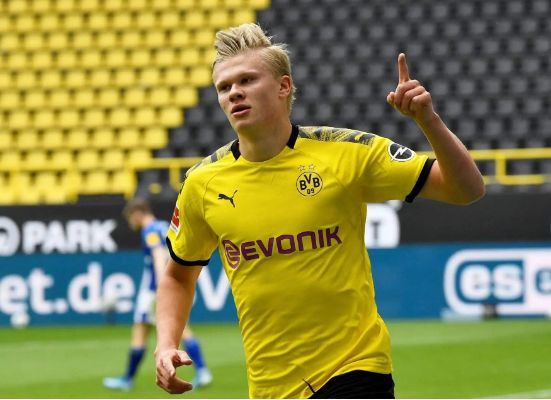 每体记者：弗里克计划让球员训练至周三，之后给他们放三天假（每体：弗里克将训练安排至周三，随后给球员放三天假）