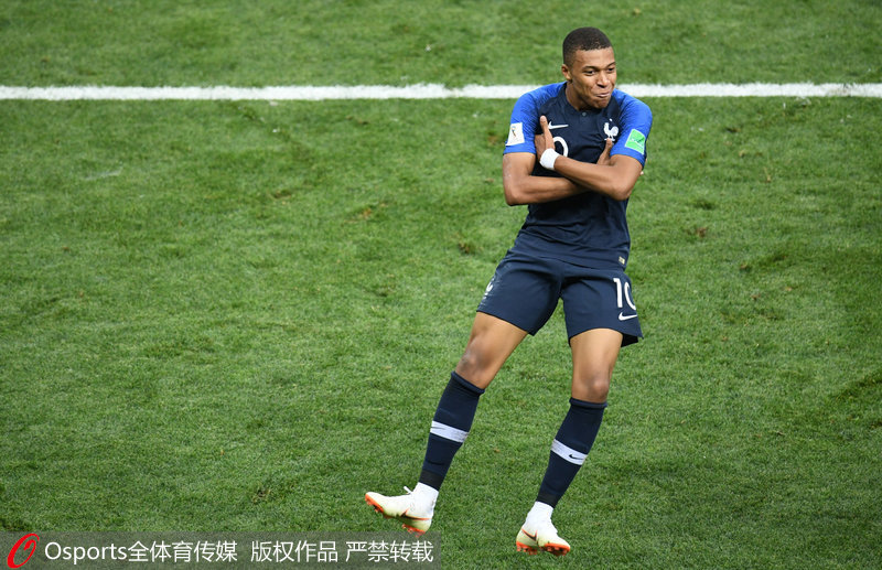 邵佳一会把青岛西海岸的这套5-4-1阵型自由切换...