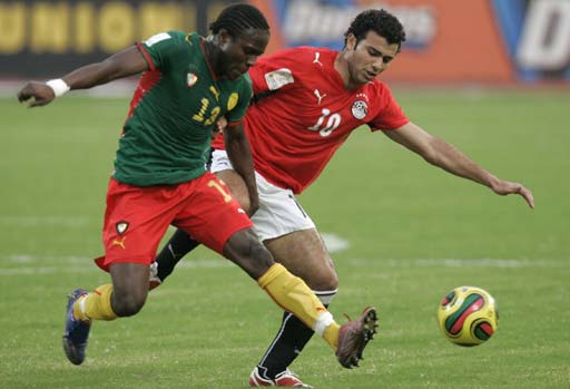 阿里纳斯： KD两个冠军是抱团来的，库里才是实打实的四个总冠军！（阿里纳斯：杜兰特两冠靠抱团，库里四冠货真价实）