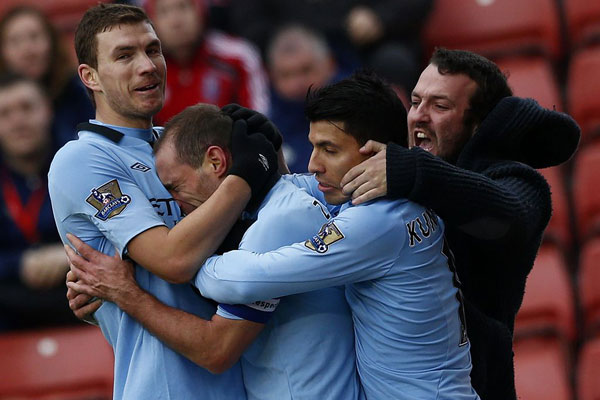 球星全场节奏掌控大师级表现（巨星全场主导节奏尽显大师风范）