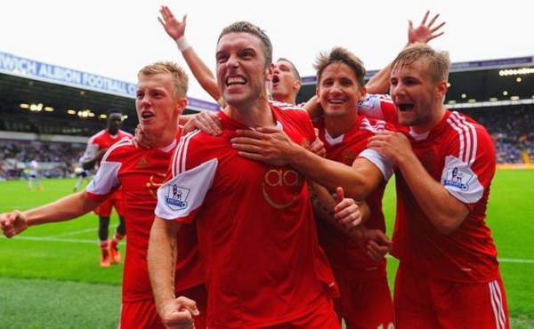 欧冠改制后连续3场破门最年轻榜单：17岁卡尔居首，姆巴佩次席（欧冠改制后连三场进球最年轻榜：17岁卡尔领跑，姆巴佩居次）