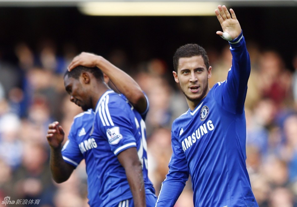 佐拉：当年有幸和马拉多纳一起练习任意球，让我能力明显提升